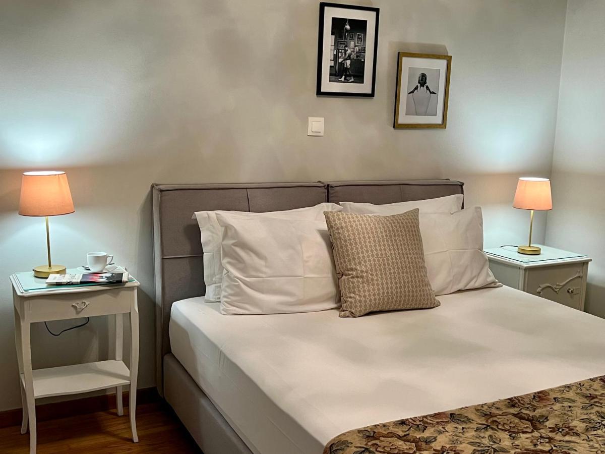 Mrs Holiday Apartment Atene Esterno foto