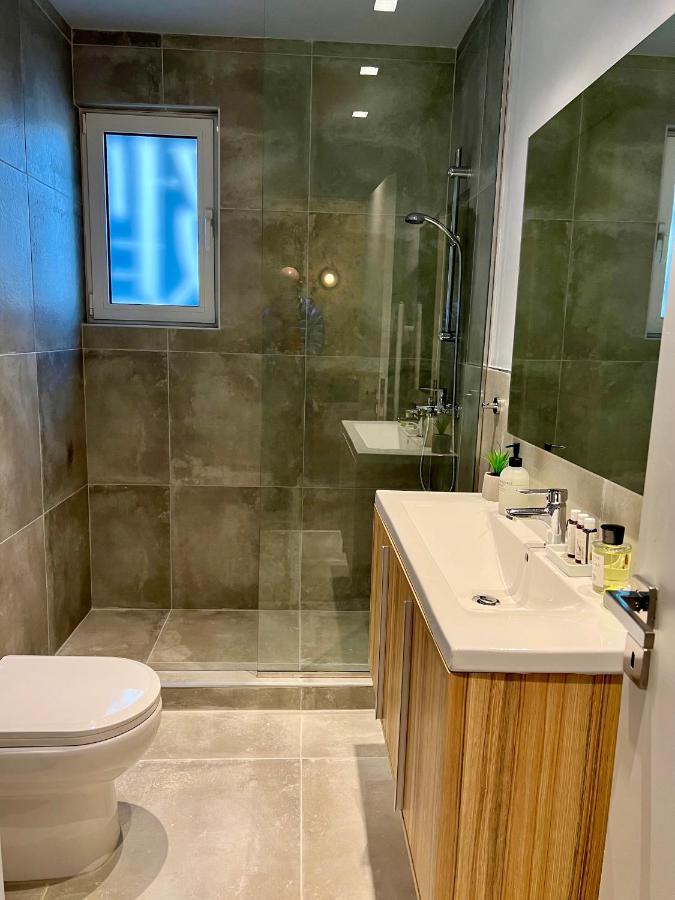 Mrs Holiday Apartment Atene Esterno foto